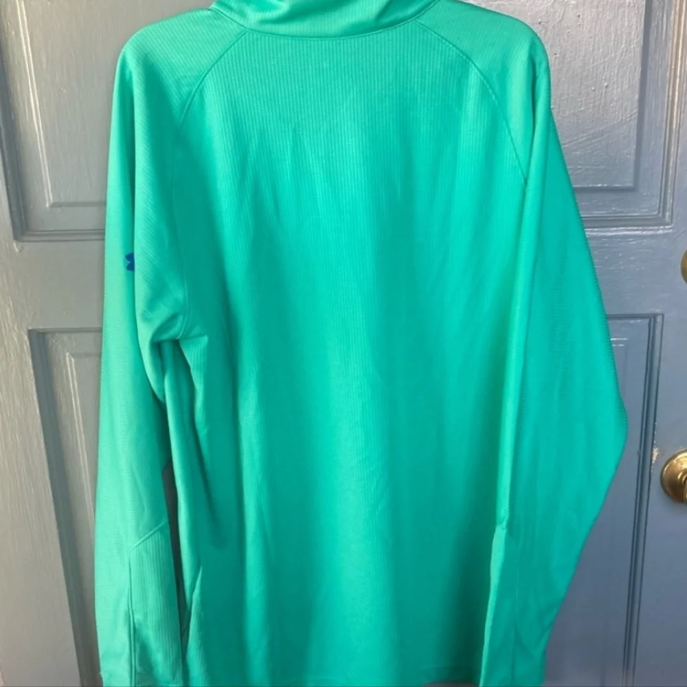 Under Armour top - Picture 2 of 4